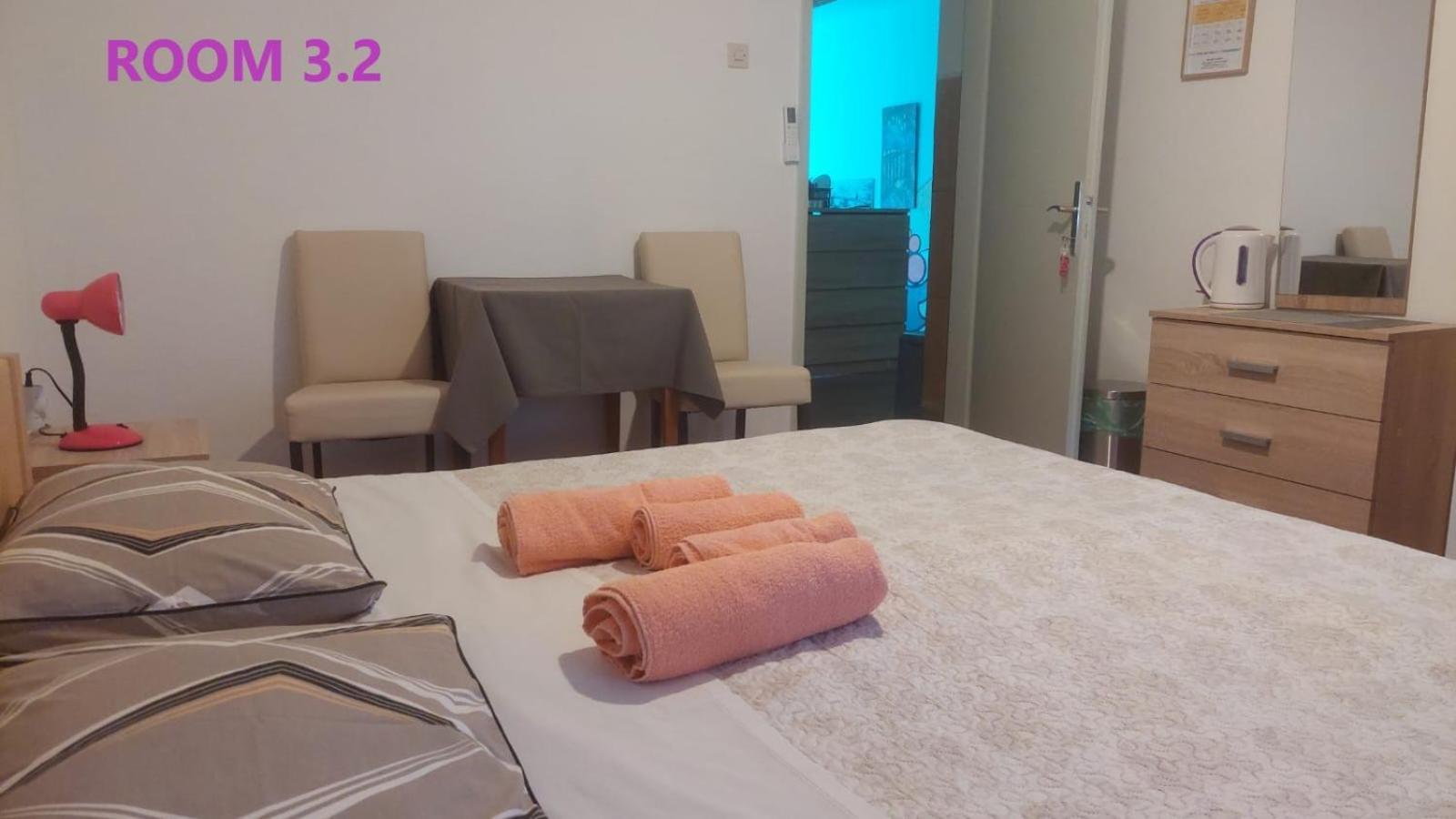 Guest House Lovric Πόρετς Εξωτερικό φωτογραφία