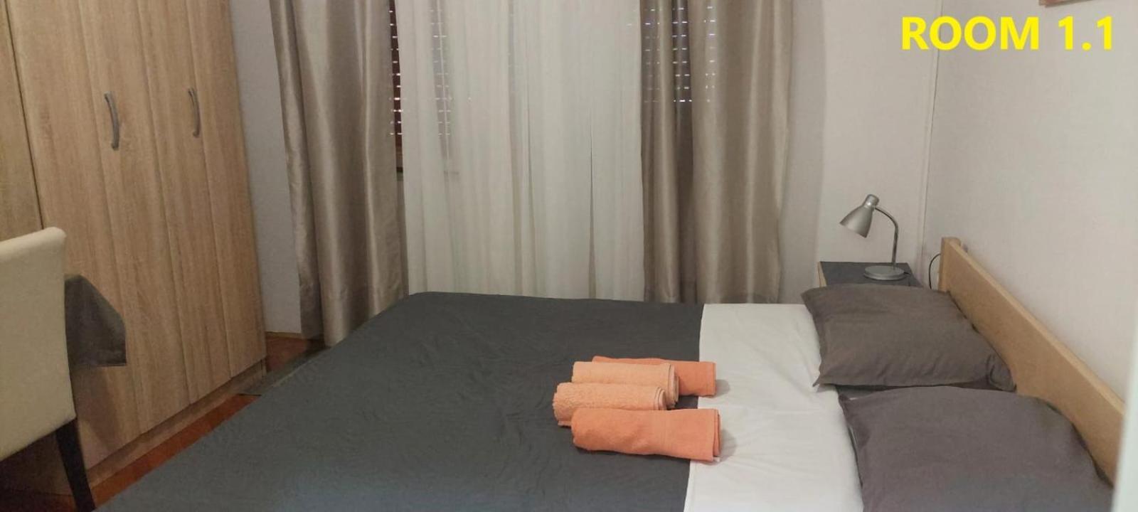 Guest House Lovric Πόρετς Εξωτερικό φωτογραφία