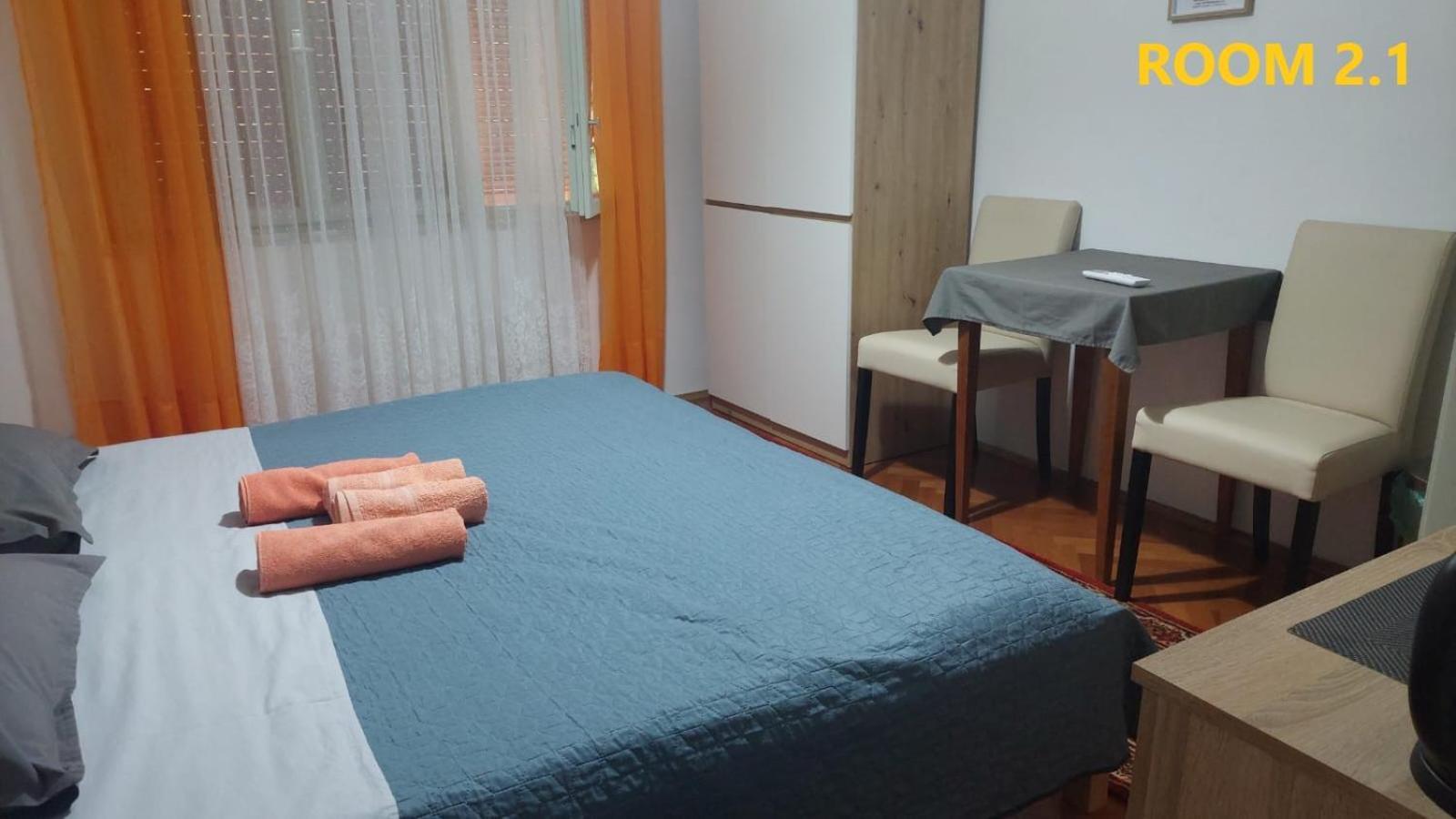 Guest House Lovric Πόρετς Εξωτερικό φωτογραφία