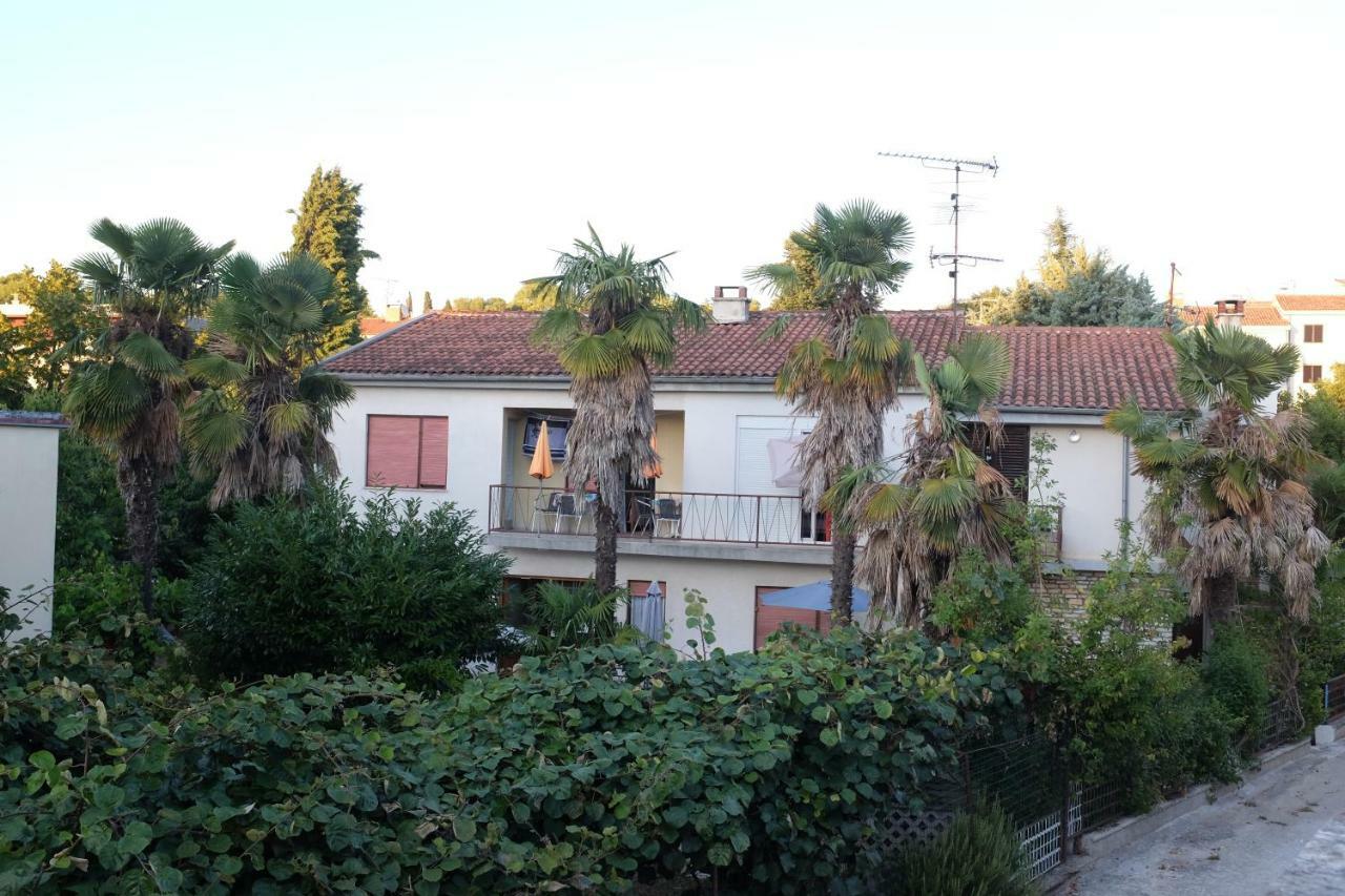 Guest House Lovric Πόρετς Εξωτερικό φωτογραφία