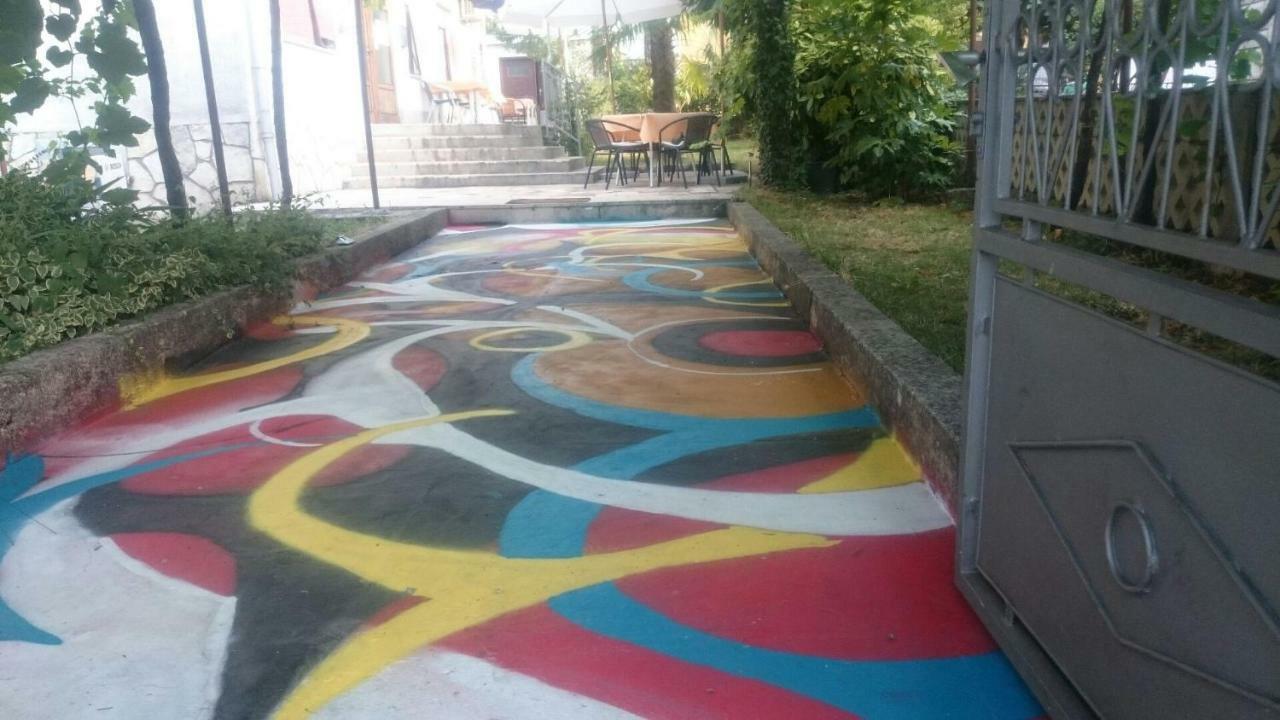 Guest House Lovric Πόρετς Εξωτερικό φωτογραφία